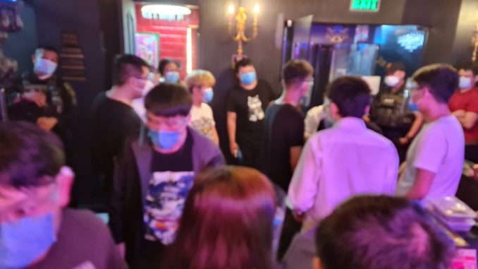 17名中國公民因在馬卡蒂市Makati違反宵禁而被捕
