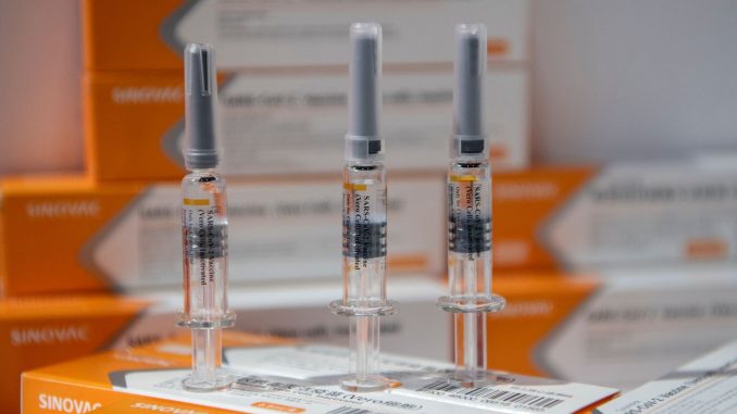 科興疫苗獲准菲律賓緊急使用但不會用於醫護人員和老年人