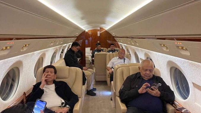 菲前總統杜特蒂Duterte連夜押送海牙受審副總統緊跟啟程
