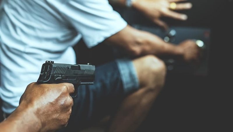 我們在馬尼拉被持槍搶劫了