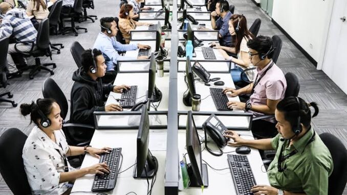 親手訓練取代自己的AI菲律賓外包百萬大軍面臨生存危機